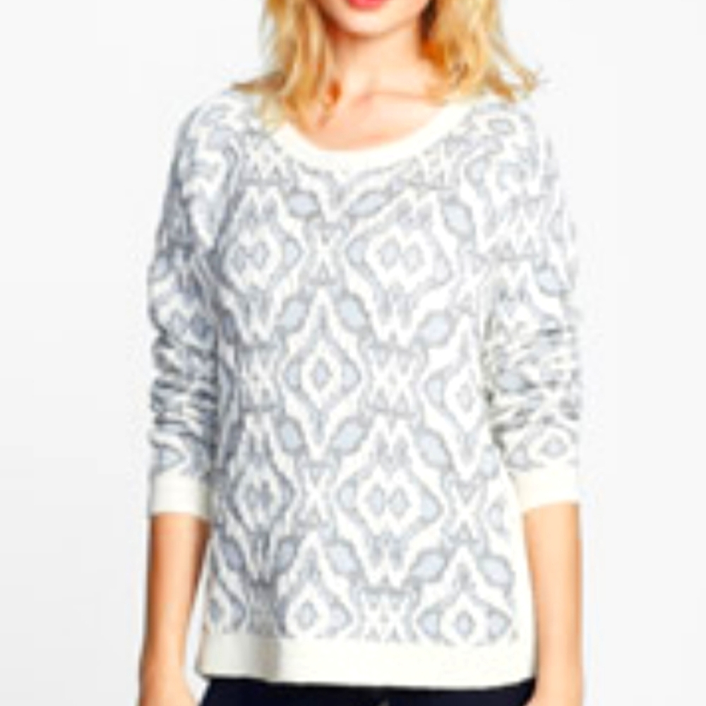 Hinge Plush Gray & White Geometric Sweater Nwot